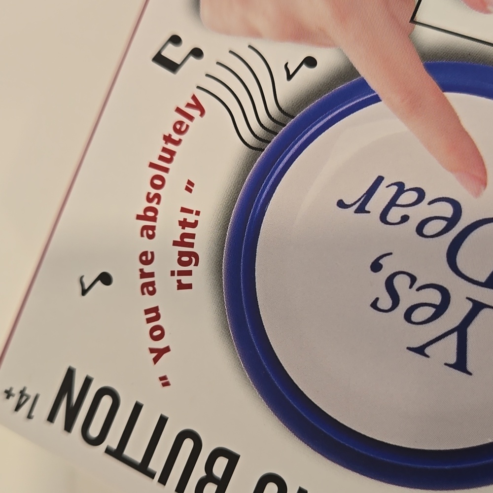 Yes Dear Talking Button New In Box - Picture 4 of 6